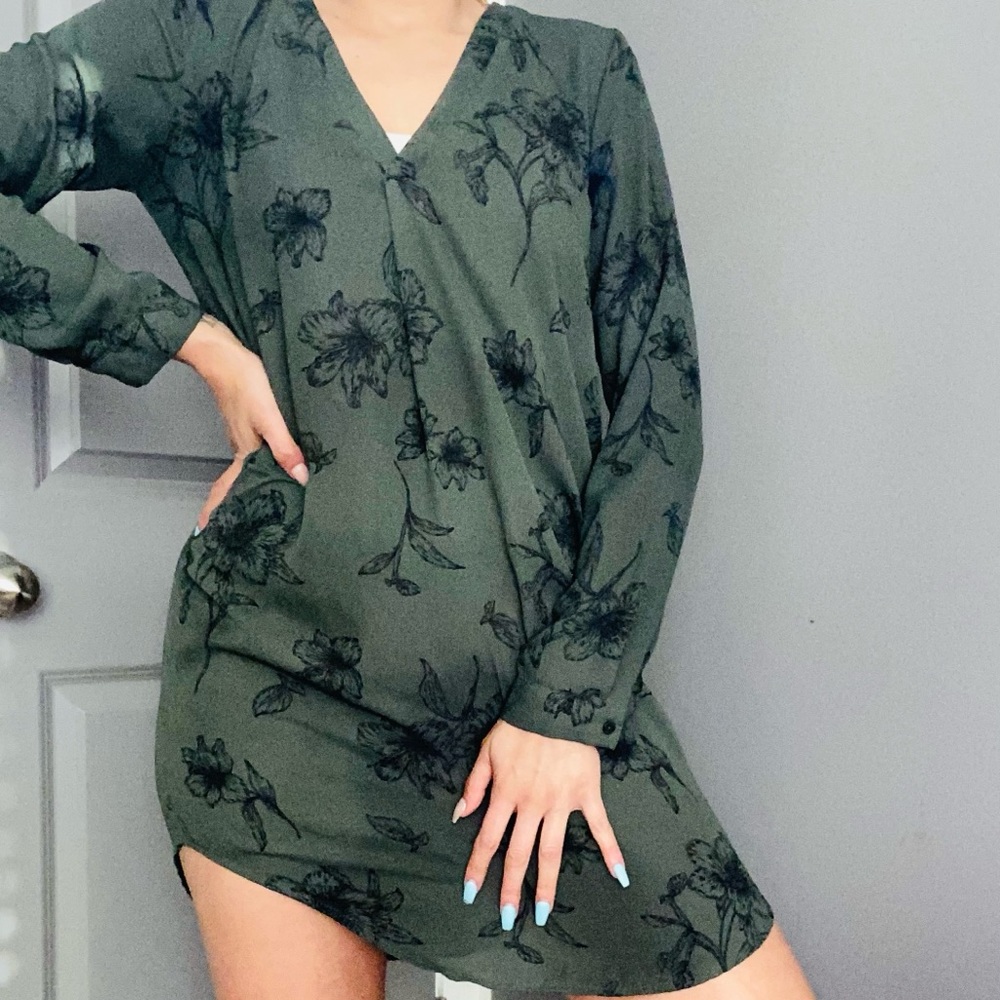 GREEN SHIRT DRESS WITH DESIGN